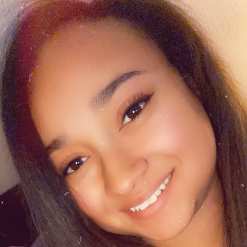 Meet your Posher, Monique